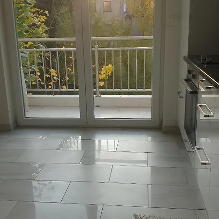 Stan Kod Austrijske Ambasade Apartment