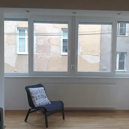 Stan Kod Austrijske Ambasade Apartment *