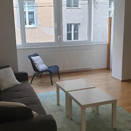 Stan Kod Austrijske Ambasade Apartment *